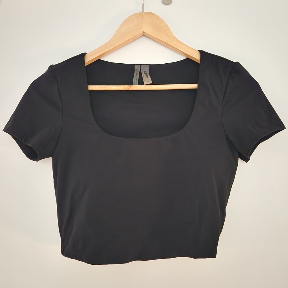 3/20$ ● Simons i.fiv5 Black Fitted Crop Top • S